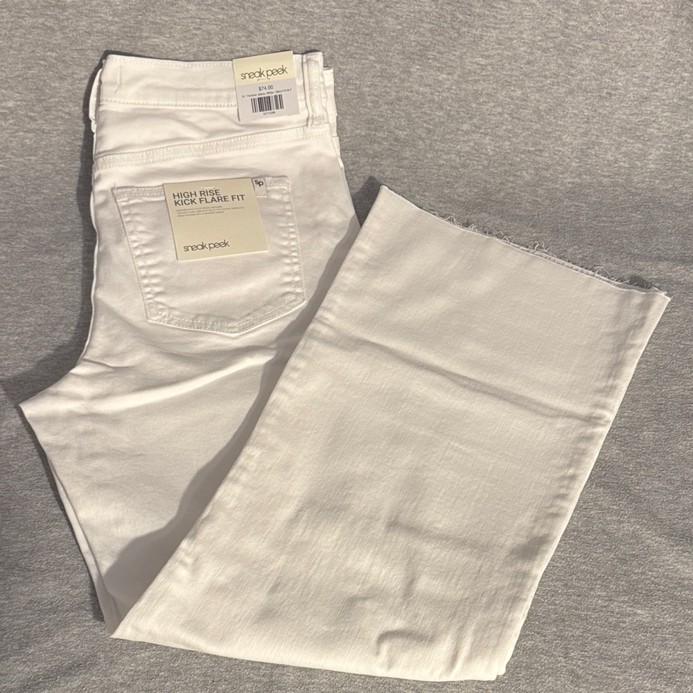 Sneak Peak Women's White High Rise Kick Flare Jeans Size 30 NWT